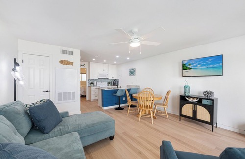 Corpus Christi Condo | Beautifully Updated Beachfront, Pet Friendly, Condo w/a Heated Pool & Hot Tub