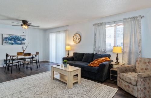 Weber Condo | Beautifully updated condo! 808-2WW