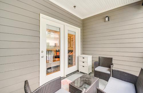 Foley Apartment | Beautifully Updated Foley Condo with Pool Access