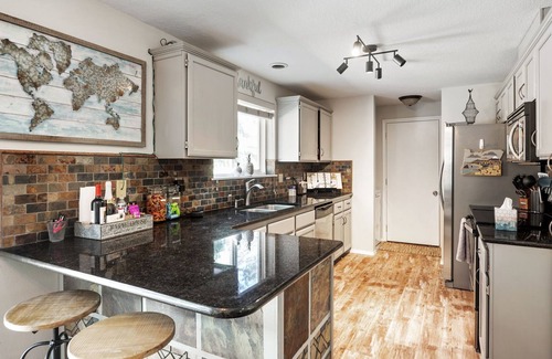 Mountain View House | Beautifully updated home in Bend, close to breweries & parks.