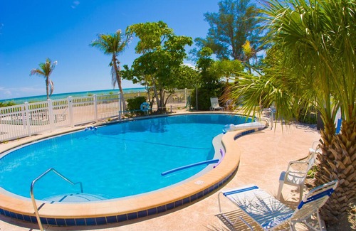 Sanibel Condo | Beautifully Updated with Gulf Views! - Kimball Lodge at Island Inn 304