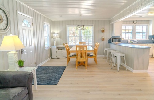 Cherry Grove Beach House | Beautifully Updated Beach House-Bella Sirena! Short walk to the beach! Sleeps 8!