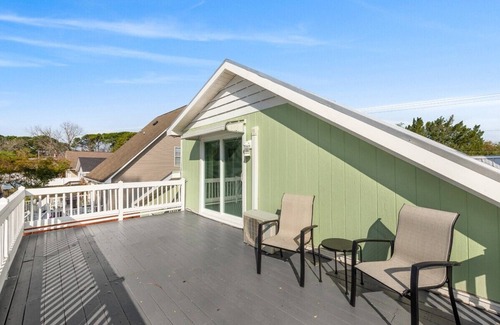 Crescent Beach House | Beautifully Renovated North Myrtle Beach House!