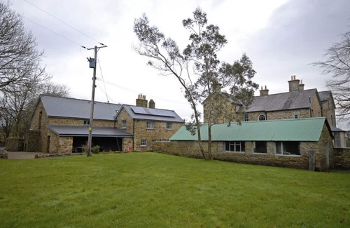 Tan-y-groes House | Beautifuly restored Coach House & Granary set in the grounds of Glaneirw Mansion