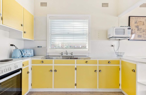Culburra Beach House | Beauts - Pet Friendly - 5 Minutes Walk to the Beach