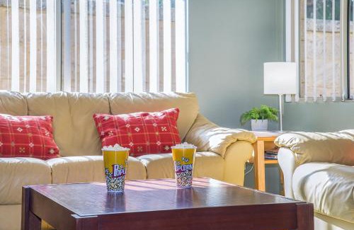 Guilderton House | Beauty And the Beach Coastal Comfort at its best.