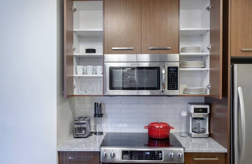 Bay Village Apartment | Beauty in Back Bay, 1BR w/Gym, close to the Common by Blueground