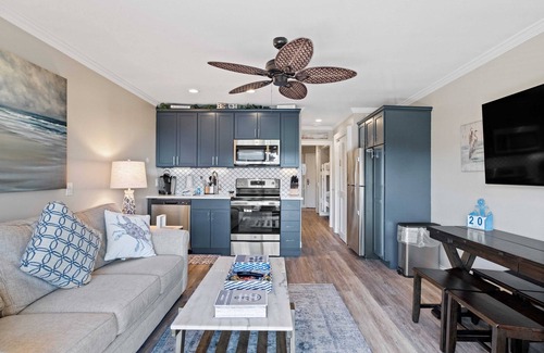 Folly Field Condo | Beauty & The Beach w. Access - Top Rental - HHI Beach & Tennis - King Bed - B242