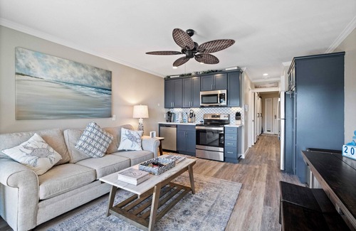 Folly Field Condo | Beauty & The Beach w. Access - Top Rental - HHI Beach & Tennis - King Bed - B242