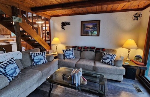 Kenai House | Beaver Creek Hideaway