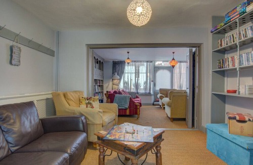 Reepham House | Beaver House - Four Bedroom House, Sleeps 8