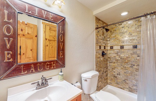 Sylvan Shores House | Beaver Lake-front home with boat access, private beach, fireplace, pool table