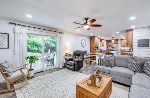 Garfield House | Beaver Lake Getaway with 2 Decks, Grill, and Views!