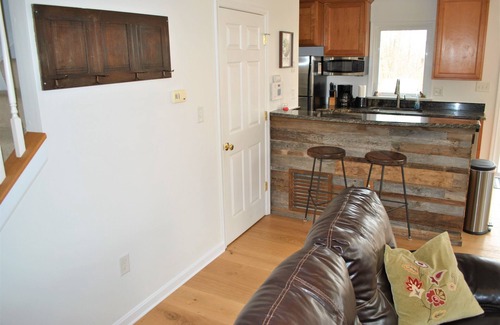 Front Royal House | Beavers Hill Cottage a Mountain getaway in Virginia Wine country! W/hot tub