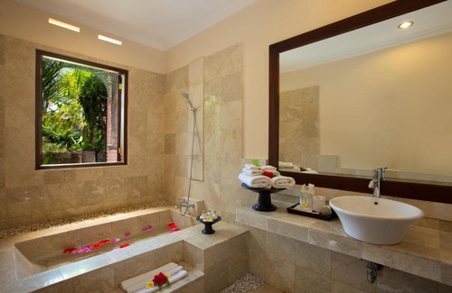 Peliatan Resort | Bebek Tepi Sawah Restaurant & Villas