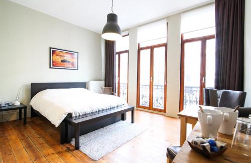 South Antwerp Bed & Breakfast | Because the Night city lodge