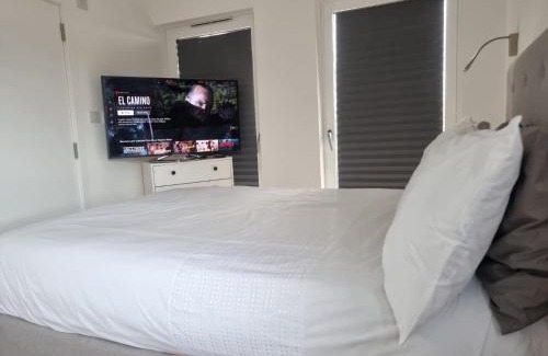 Penge and Cator House | BECKENHAM- Large ONE DOUBLE Bedroom APARTMENT With En-suite SOLE USE