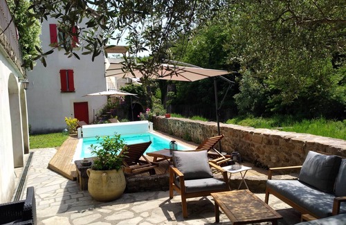 Saint-Jean-de-Valeriscle Apartment | Bed and breakfast "La mauresque", 2 people, continental breakfast included