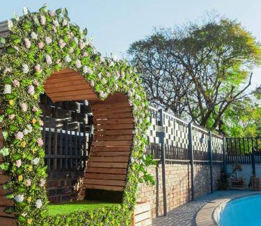 Flora Park Bed & Breakfast | Bed and breakfast ∙ 2 bedrooms ∙ 4 guests
