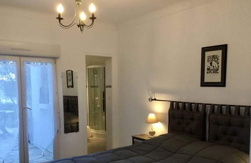 Maureillas-Las-Illas House | Bed and breakfast facing Canigou