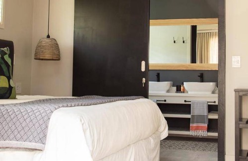 Nature's Valley Bed & Breakfast | Bed and breakfast