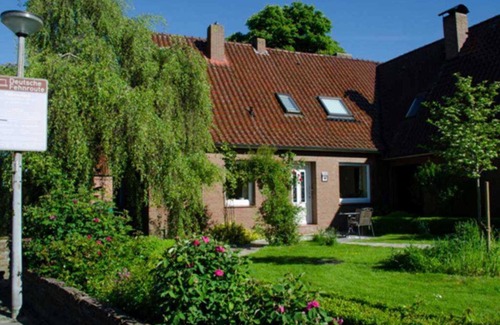 Leer Cottage | Bed and breakfast D - Guest house An der Fehnroute II, 11041