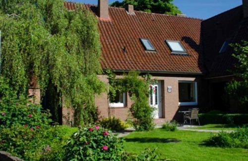 Leer Cottage | Bed and breakfast D - Guest house An der Fehnroute II, 11041