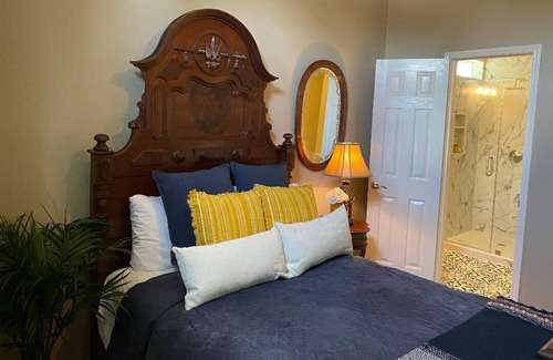 Pinehurst Of Atascocita Bed & Breakfast | BED AND BREAKFAST 77346....20 MINUTES FROM IAH AIRPORT!