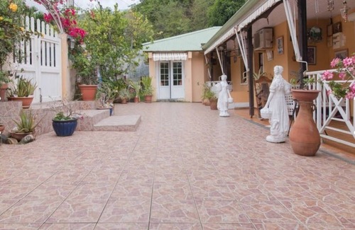 Case-Pilote House | Bed and Breakfast at Casa LOF