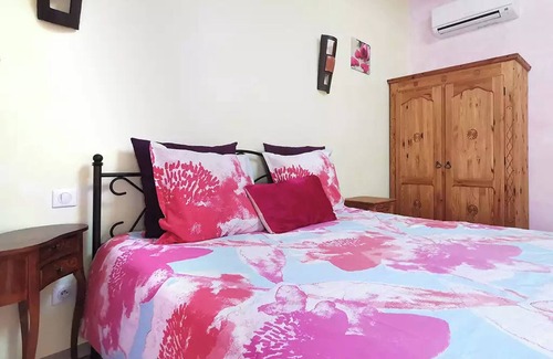 Mostuejouls Bed & Breakfast | Bed and Breakfast 'Chambres D'hôtes - Endurme' with Mountain View, Wi-Fi and Air Conditioning
