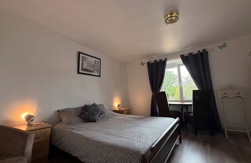 Champsac House | Bed and Breakfast 'Chambre 3 Et 4' with Lake View, Shared Pool and Shared Garden