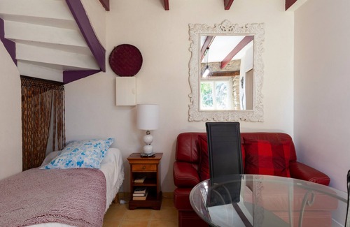 Lannion Bed & Breakfast | Bed and Breakfast 'Chambre Ty Ellen' with Shared Garden and Wi-Fi