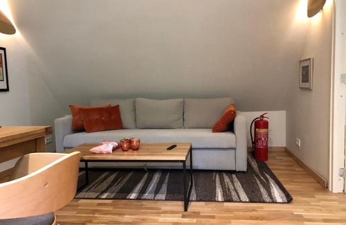 Oss Bed & Breakfast | Bed and Breakfast De Kip - Privé-appartement van 43 m2 met tweepersoons bubbelbad - met Finse sauna - in westvleugel van luxe villa