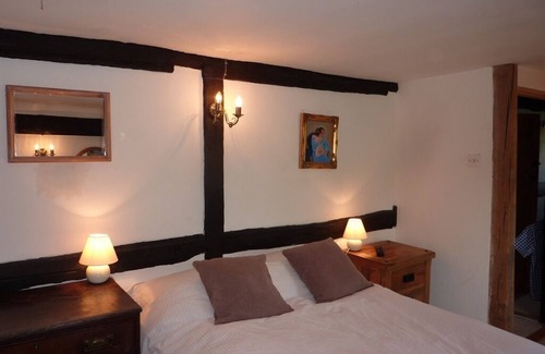 Godalming Bed & Breakfast | Bed and Breakfast Dunsfold