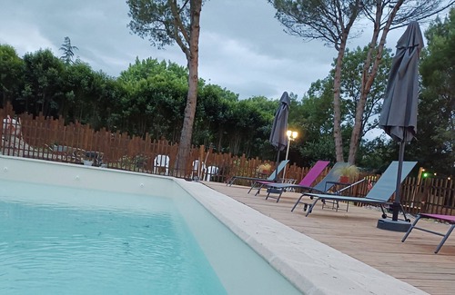 Carcassonne Bed & Breakfast | Bed and breakfast for 4 people, private jacuzzi and swimming pool. 3 minutes medieval city.
