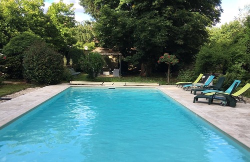 Saint-Fargeau House | Bed and breakfast with swimming pool, "la tour"