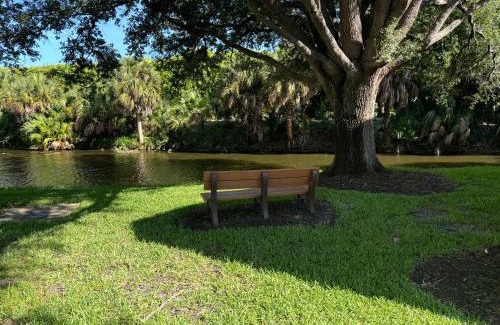 Palm River Estates Bed & Breakfast | Bed and Breakfast in North Naples