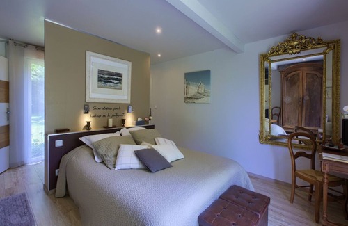 Sadirac House | Bed and Breakfast is near Bordeaux and St Emilion vineyards