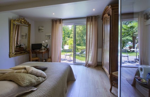 Sadirac House | Bed and Breakfast is near Bordeaux and St Emilion vineyards