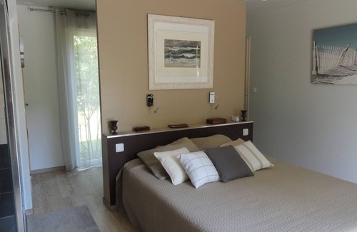 Sadirac House | Bed and Breakfast is near Bordeaux and St Emilion vineyards