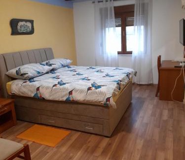 Kaldanija Bed & Breakfast | Bed and Breakfast Lovac