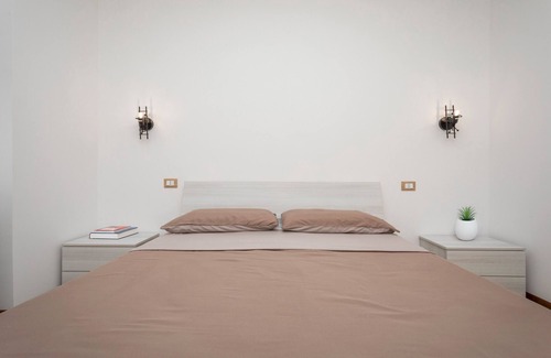 Bronte Bed & Breakfast | Bed and Breakfast 'Sentiti A Casa' with Wi-Fi and Air Conditioning