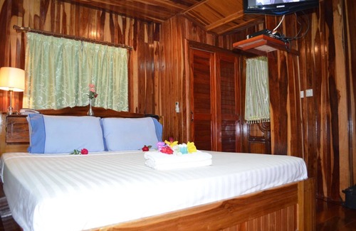 Udon Thani Resort | Bed and Breakfast STC