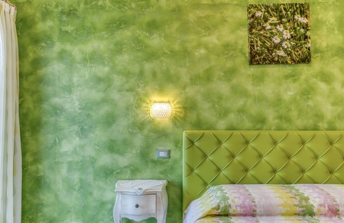 Salve Bed & Breakfast | Bed and Breakfast 'Tallyho Elleboro' with Shared Terrace, Wi-Fi and Air Conditioning