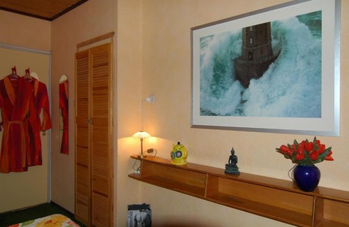 Nieuw-West Bed & Breakfast | Bed and Breakfast Tulip Gallery