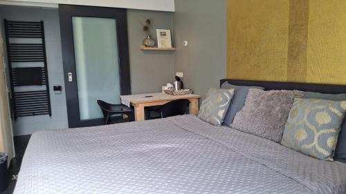 Makkum Bed & Breakfast | Bed & Breakfast De Schans