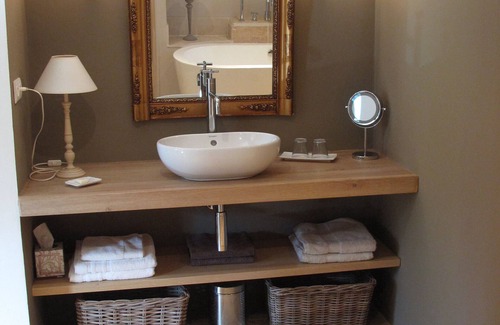 Loriol-du-Comtat House | Bed & Breakfast in a Provencal farmhouse, heated pool, quiet and rest