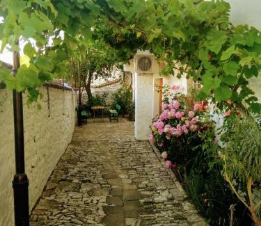 Berat House | Bed & Breakfast JOSIPH