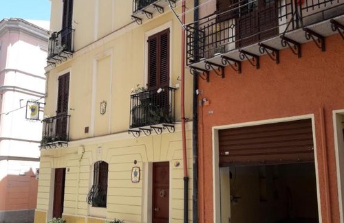 Iglesias Historic Centre Bed & Breakfast | Bed & Breakfast L'Aquilino