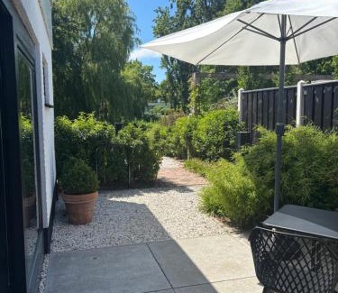 Sneek House | Bed & Breakfast Waterpoort - incl gratis licht ontbijt en parking